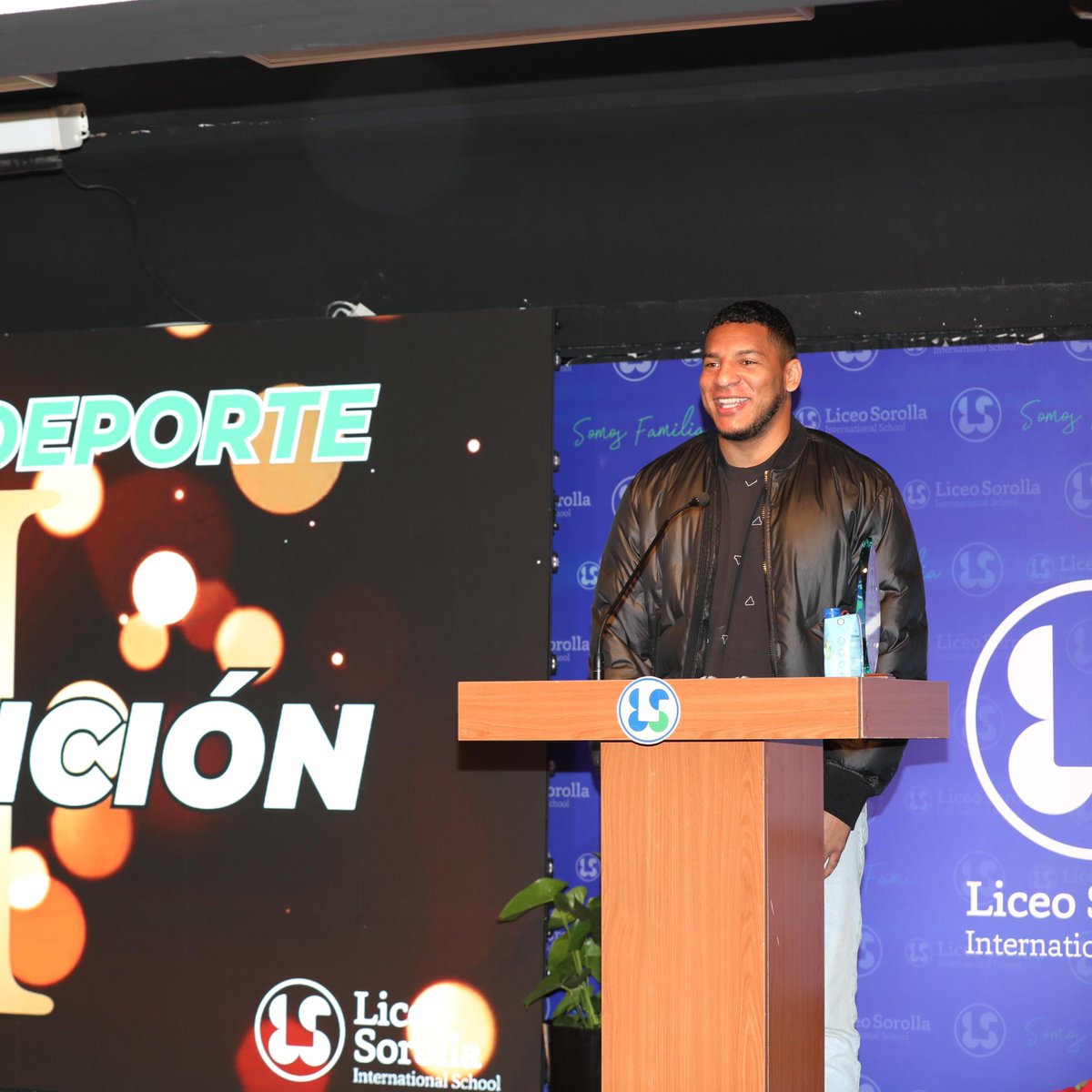 enmanuel reyes pla (@enmanuelpla) on Twitter photo Premio al Compromiso en la XI Gala del Deporte 🏅 Muchas gracias a <a href="/LiceoSorolla/">Liceo Sorolla. Bilingual School</a> por el reconocimiento y por el gran recibimiento ❤️ Premio al Compromiso en la XI Gala del Deporte 🏅 Muchas gracias a <a href="/LiceoSorolla/">Liceo Sorolla. Bilingual School</a> por el reconocimiento y por el gran recibimiento ❤️