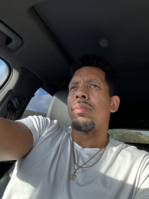 Watch MrSteeleX's leaked NSFW photo on TwXstars