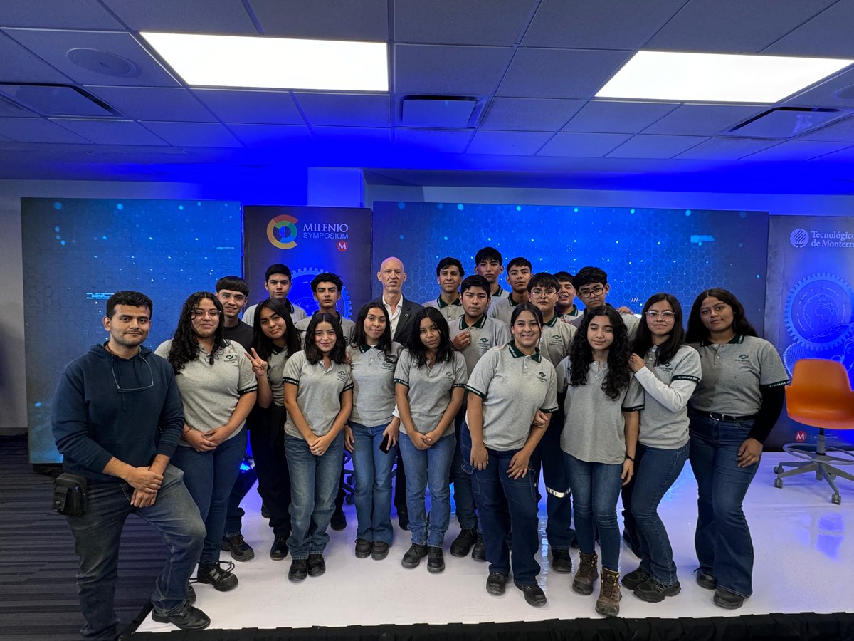 CANACINTRA_Trc's tweet photo. La inteligencia artificial como aliado estratégico de la industria 🤖✨

Nuestro presidente participó en el Symposium de IA de @MilenioLaguna, un espacio donde se analizaron aplicaciones prácticas para optimizar procesos industriales y generar nuevas oportunidades de negocio. https://t.co/lfIf0rqP6U