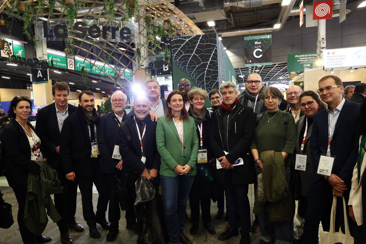 Très heureux d'avoir accompagné <a href="/marinetondelier/">Marine Tondelier</a> au #congresdesmaires et d'avoir échangé à la fois avec  <a href="/ONF_Officiel/">Office national des forêts</a>, <a href="/OFBiodiversite/">Office français de la biodiversité</a> ou encore la <a href="/Gendarmerie/">Gendarmerie nationale</a> avec qui nous travaillions au quotidien sur nos territoires en tant que maire.