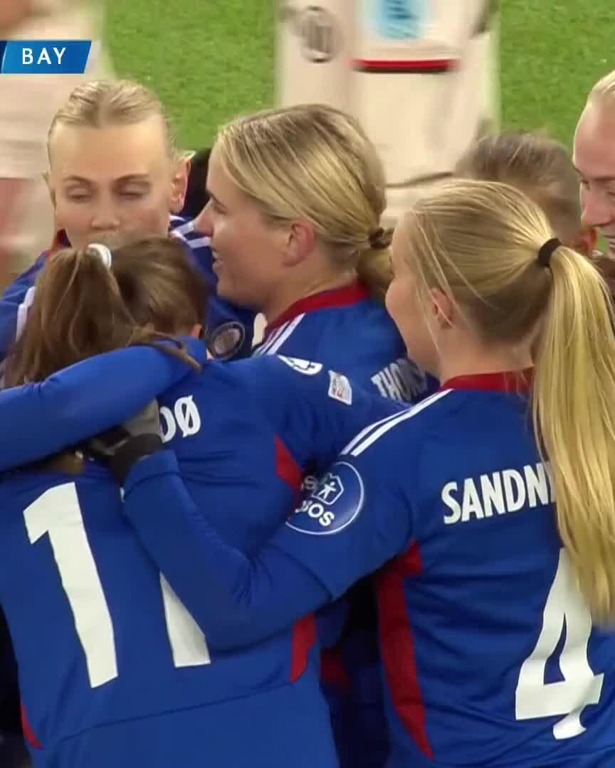 💥 Late drama in Oslo, as Elise Thorsnes gets Vålerenga level with Bayern!Watch live for free on DAZN ▶️  #UWCLonDAZN #UWCL