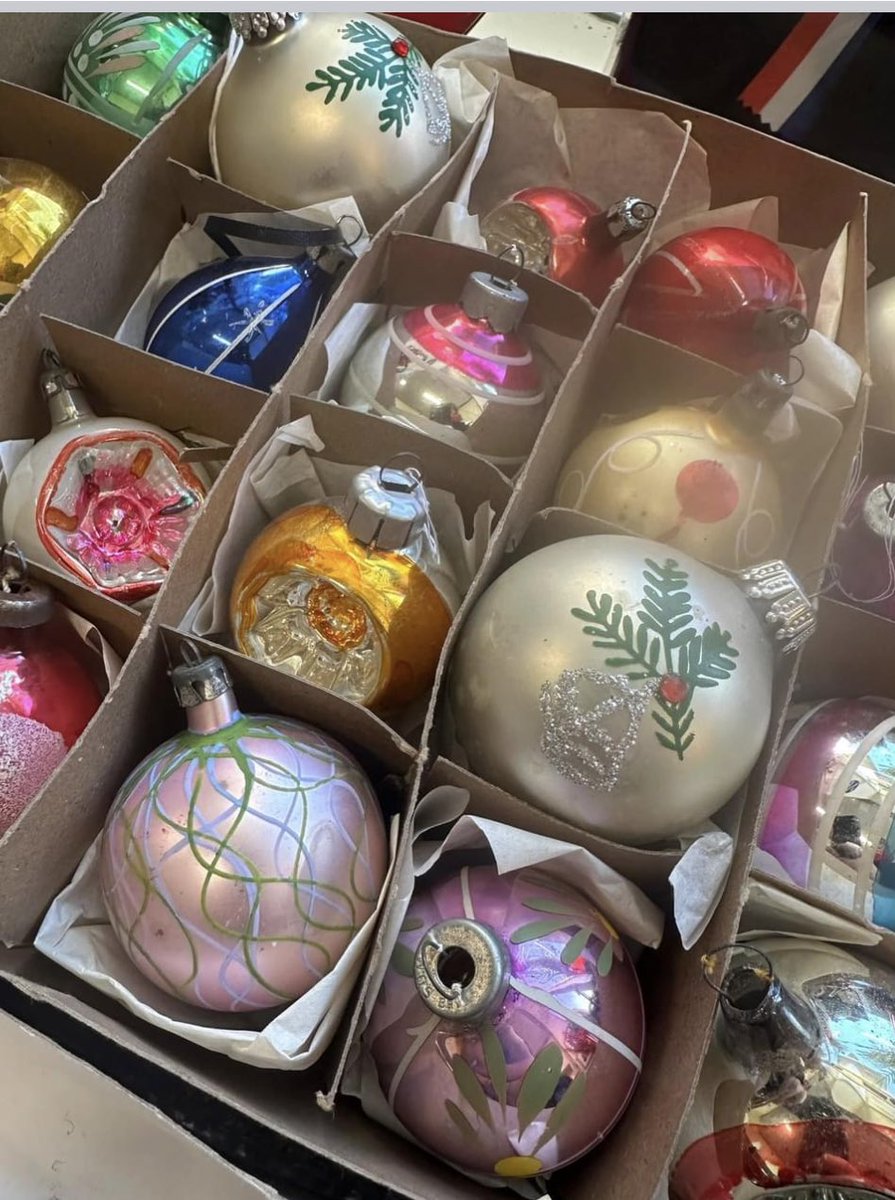 cumbriaoldrural's tweet image. #Throughbackthursday  #vintagestyle  anyone still have these ? 🌲🌲🌲