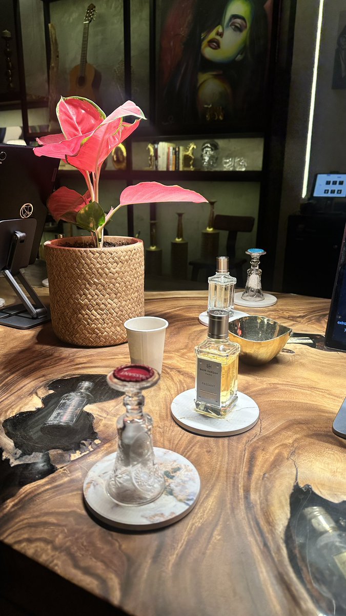 Jeji__7's tweet image. 2024 • Nov • 21 

لازم تشع أن قالها الله امانيك مهما غفت في ليل الأقدار شمسك ❤️🔆.