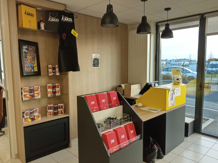 #JeRecruteAvecFranceTravailPro|📢Semaine de l'Industrie👩‍🏭
👀Découverte de l'entreprise @RivazurCakes à Seiches qui fabrique des gâteaux🍰
🎯Postes à pourvoir : Opérateur de fabrication et Technicien de maintenance
#LIndustrieFormeEtRecrute