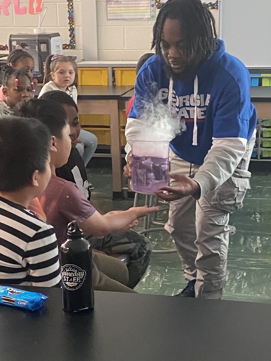 CindyMcClammey's tweet image. Exciting day of STEM @SES_HC! 🌟 Our junior scientists explored states of matter with the @GSUBioBus! 🧪🔬🌡️ Science is all around us, and curiosity leads the way! #STEM #StatesOfMatter #BioBus 💚🐯🧡 @CedricPeeples @WaldenAP