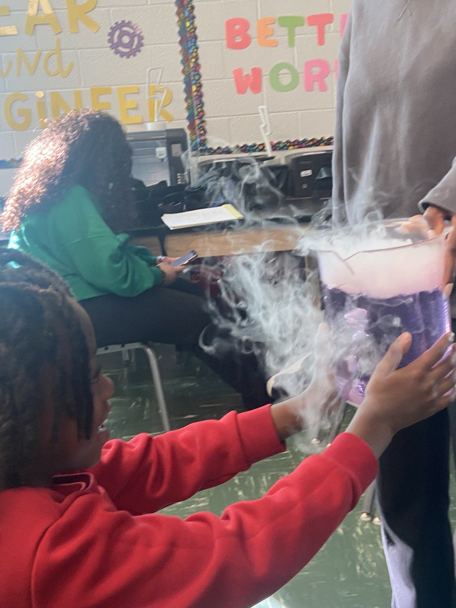 CindyMcClammey's tweet image. Exciting day of STEM @SES_HC! 🌟 Our junior scientists explored states of matter with the @GSUBioBus! 🧪🔬🌡️ Science is all around us, and curiosity leads the way! #STEM #StatesOfMatter #BioBus 💚🐯🧡 @CedricPeeples @WaldenAP