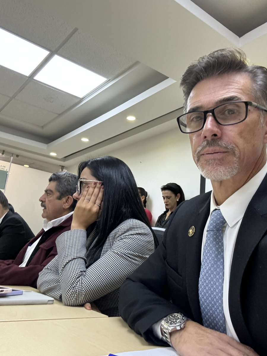 SergioMayerb's tweet photo. Hoy mis  compañeras  y compañeros diputados, nos reunimos en @mx_diputados con motivo de la propuesta de creación de la Comisión Especial de Pacificación y Reconciliación Nacional, que promueve el Diputado @ManuelEspino en donde extendimos nuestra preocupación por los temas de seguridad nacional y en la que también dimos propuestas para ocuparnos de este problema.