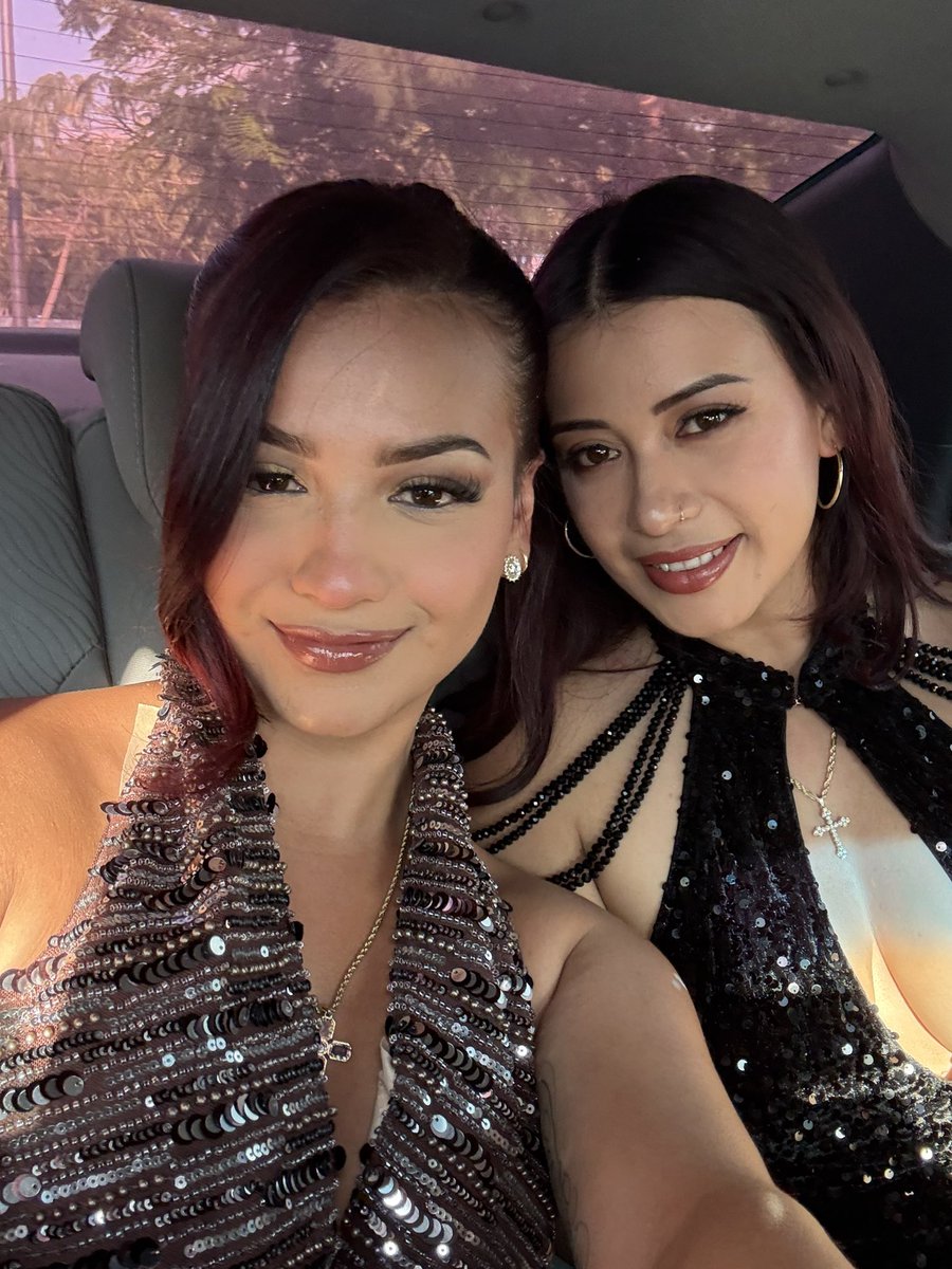 finelikeness's tweet photo. my beautiful mommy &amp; sissy 🩷🤍 https://t.co/HCoQggRwP1