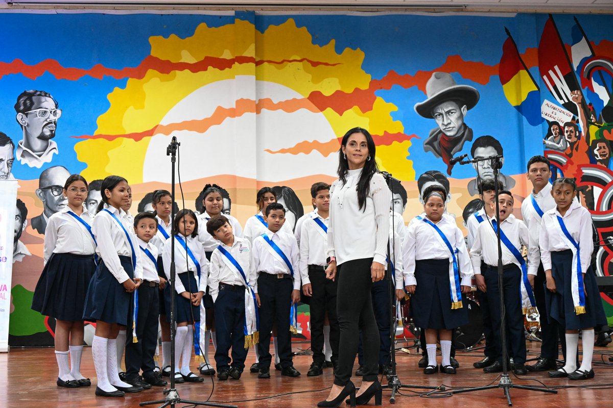 Apertura del V Festival Nacional de Publicaciones Educativas, Índice Nicaragua, pág. 2024.

¡Transformando la educación desde la construcción de saberes!

#ÍndiceNicaragua2024
#BendicionesyVictorias
