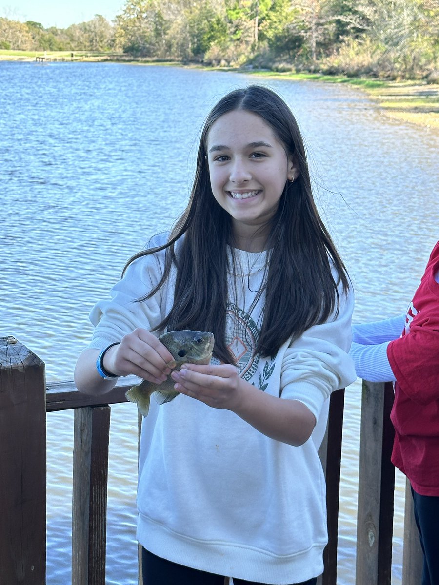 5thgradecamp24's tweet photo. Catching more fish 🎣 https://t.co/J9KQluaZtq