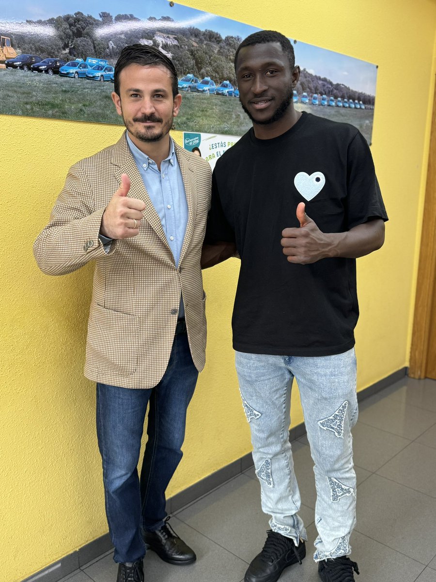 Hoy hemos tenido en la autoescuela a Souleymane Gassama, futbolista de la <a href="/SalamancaCFUDS/">Salamanca UDS</a> obteniendo actualmente su permiso de conducir de coche en España. 

¡Ánimo y mucha suerte!