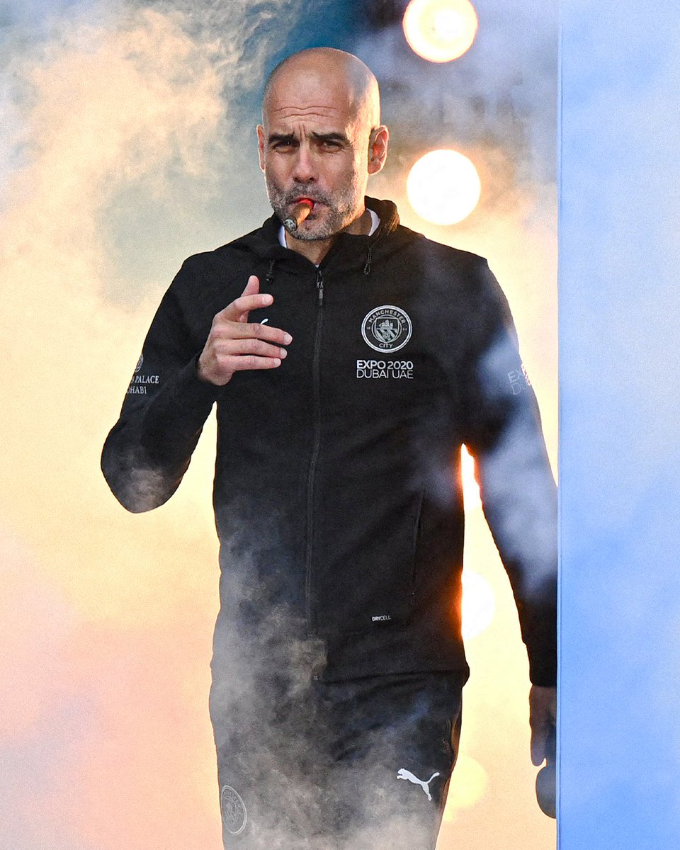 footballontnt's tweet photo. Manchester City have confirmed Pep Guardiola has signed a new deal with the club, running until 2027.

Pep stays. 😎 https://t.co/Ku6gJ8LanI