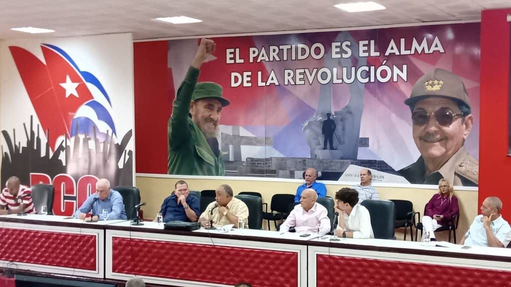 En #Camaguey, dos eventos de presente y futuro: Primera Conferencia Nacional sobre Desafíos de la Educación Ciudadana y Primer Encuentro Nacional de Estudiantes de Historia-Marxismo. Ambos marcarán un antes y un después en el perfeccionamiento y aprendizaje de estas disciplinas.