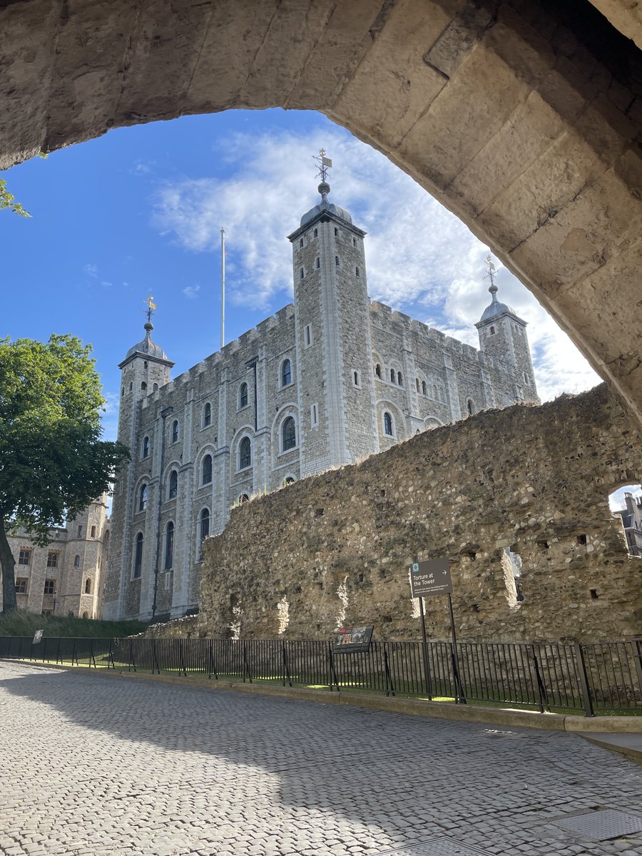 It’s time! 📺 Switch on your TV, head to <a href="/channel5_tv/">Channel 5</a> and get those snacks ready because #InsideTheTower waits for nobody… 🏰