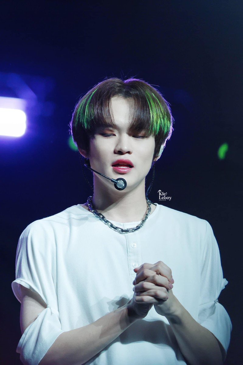neoguriologist's tweet photo. happy bday hair twin, I still love you even though you’re straight 🤭

#HAPPYCHENLEDAY 
#천재아이돌천러날
#CHENLE 
#OurMVPChenleDay https://t.co/izDTUzW2RK