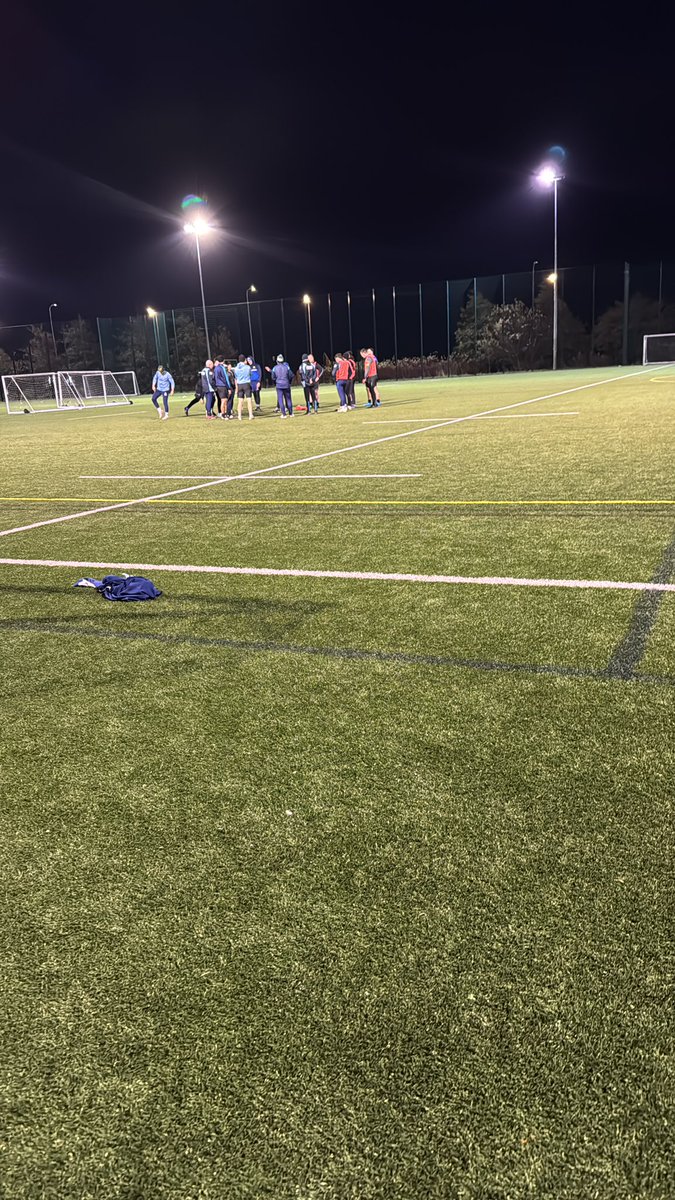 osballsrl's tweet image. Where could one member of the Odd Shaped Balls team be this evening??

It’s a cold night ❄️