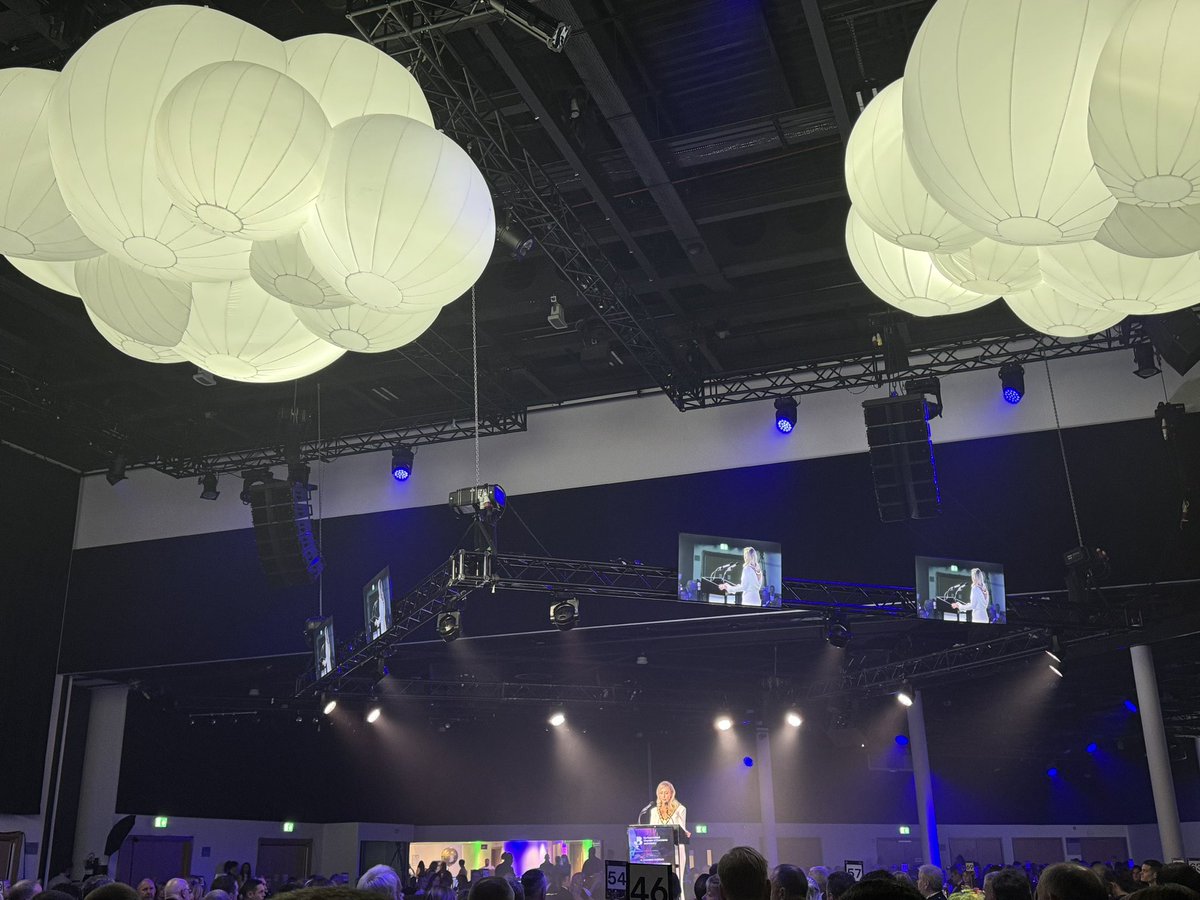 Emma Murray tweet media