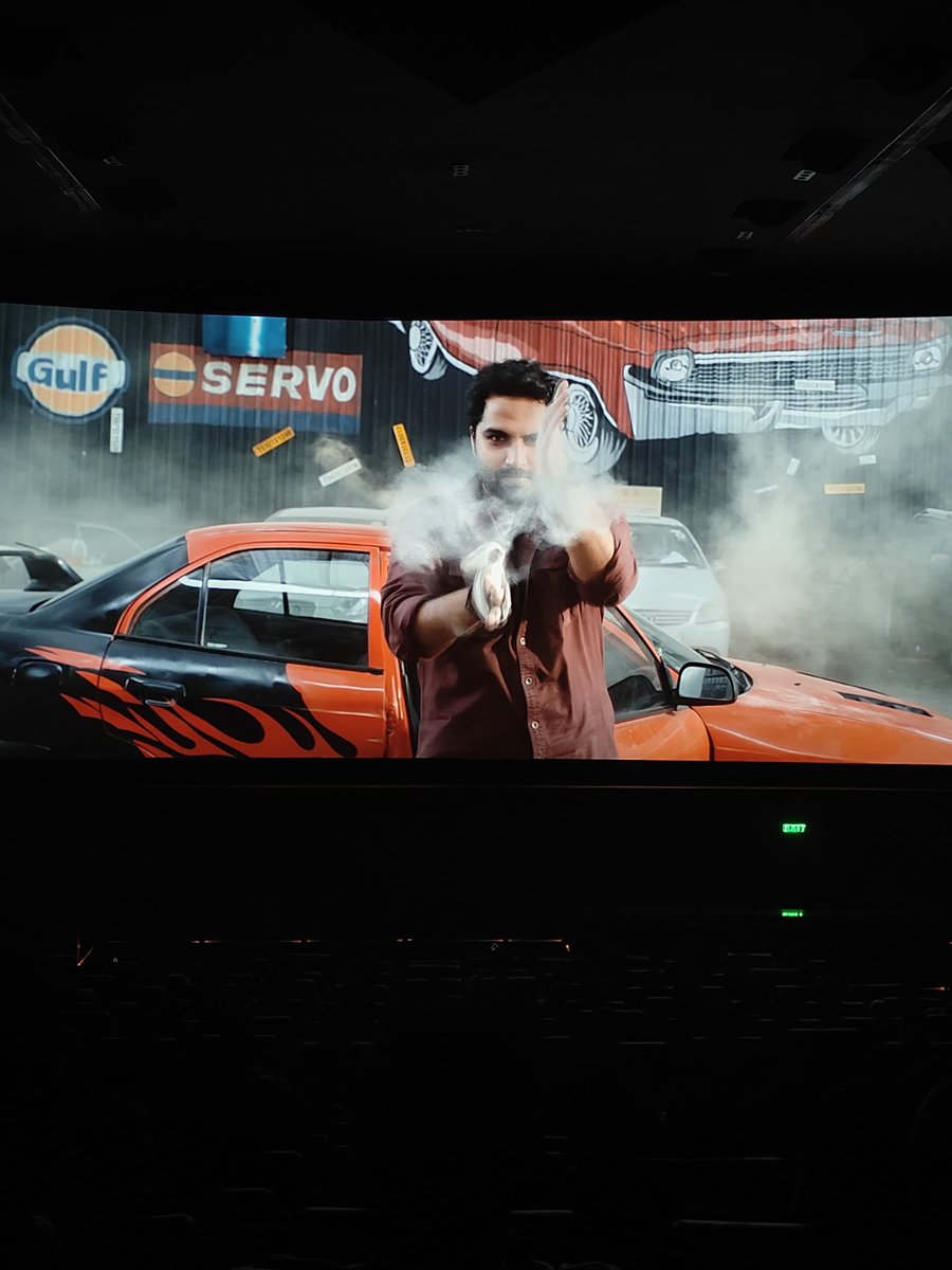 ravitejach1's tweet photo. #MechanicRocky 🔥💥
Watched premiere today!
First half is decent.
Second half is an absolute boxoffice stuff💥💥
@VishwakSenActor Bro nailed it🔥
@Meenakshiioffl 🤌🏻🤌🏻
Congrats team #MechanicRocky 
#Mechanicrockyincineamas
 @ShraddhaSrinath 
@SRTmovies 
From @tarak9999 Anna Fans https://t.co/DID5EZ4MPp