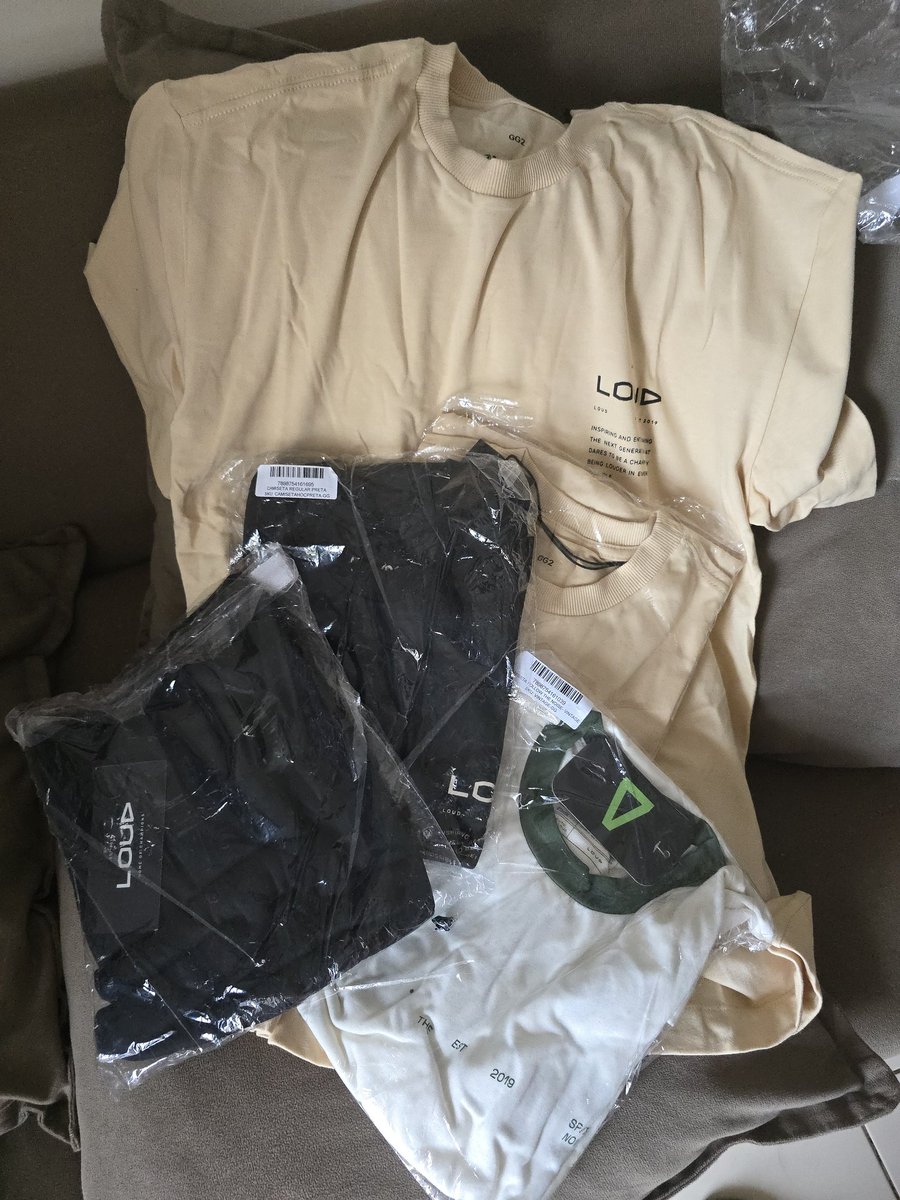 arosafernandes's tweet photo. ALÔ LOUDETES DE MANAUS!!!
Meu pedido chegou em 10 dias CORRIDOS!
Finalmente um serviço que presta, @loudgods!!!

Dito isso: Aproveitem a #LOUDfriday, manauaras!!! https://t.co/jj5rB149T8