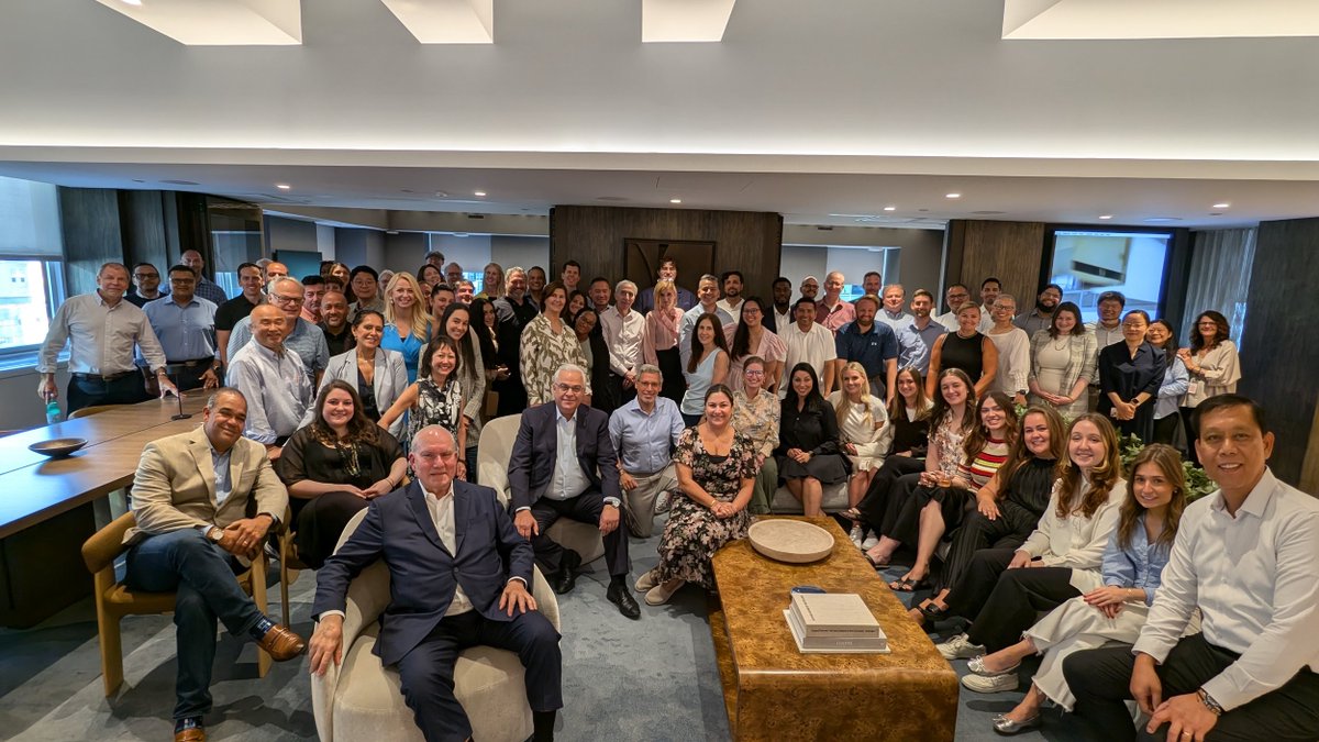 Ted Moudis Associates tweet media