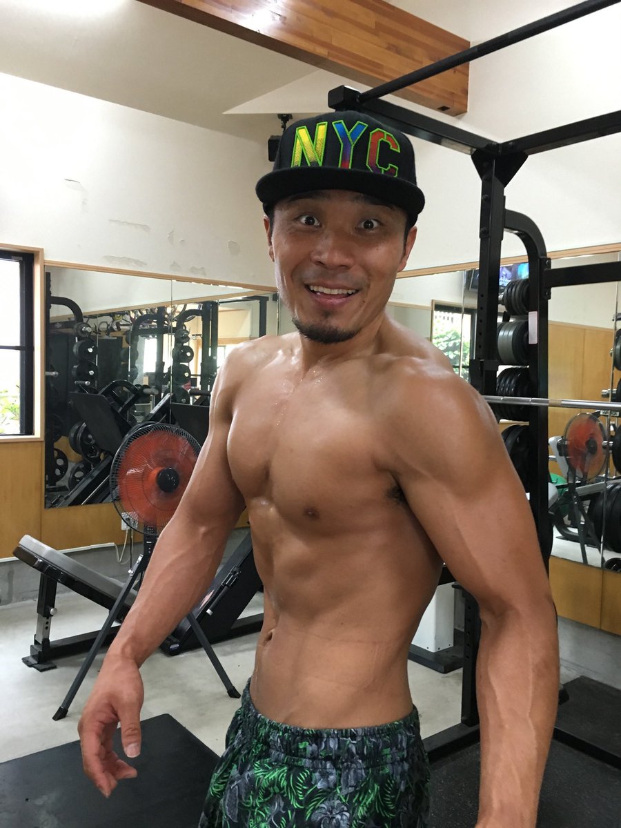keirin_wasshiii's tweet image. G1小倉競輪祭が大盛り上がりの中
復帰戦の大宮F1を3.6.3着で終えました

G1レベルの高さと速さと強さを見てると
ゲロゲロおえおえ吐きそうになりますが
来年こそは小倉を走る思いで頑張ります

※3枚目と4枚目の画像は8年前の写真で
無許可で掲載してるので通報して下さい

#加藤慎平
#ぺーちゃんねる