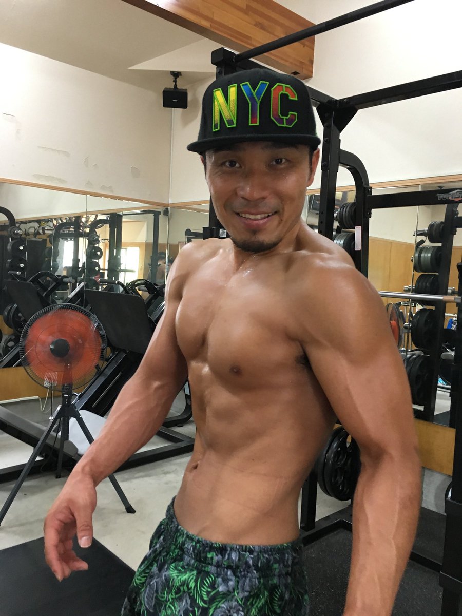 keirin_wasshiii's tweet image. G1小倉競輪祭が大盛り上がりの中
復帰戦の大宮F1を3.6.3着で終えました

G1レベルの高さと速さと強さを見てると
ゲロゲロおえおえ吐きそうになりますが
来年こそは小倉を走る思いで頑張ります

※3枚目と4枚目の画像は8年前の写真で
無許可で掲載してるので通報して下さい

#加藤慎平
#ぺーちゃんねる