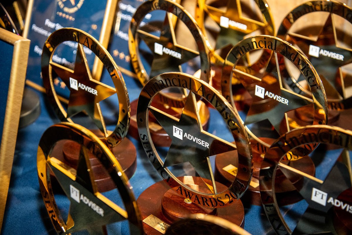 FTAdviser's tweet image. 🍾 ⭐⭐⭐⭐⭐🏆
And that’s another year wrapped up! Congratulations to all of tonight’s winners 🏆
To view the full list of winners please visit: financialadviserserviceawards.com/page/4399070/2…
#FASA2024