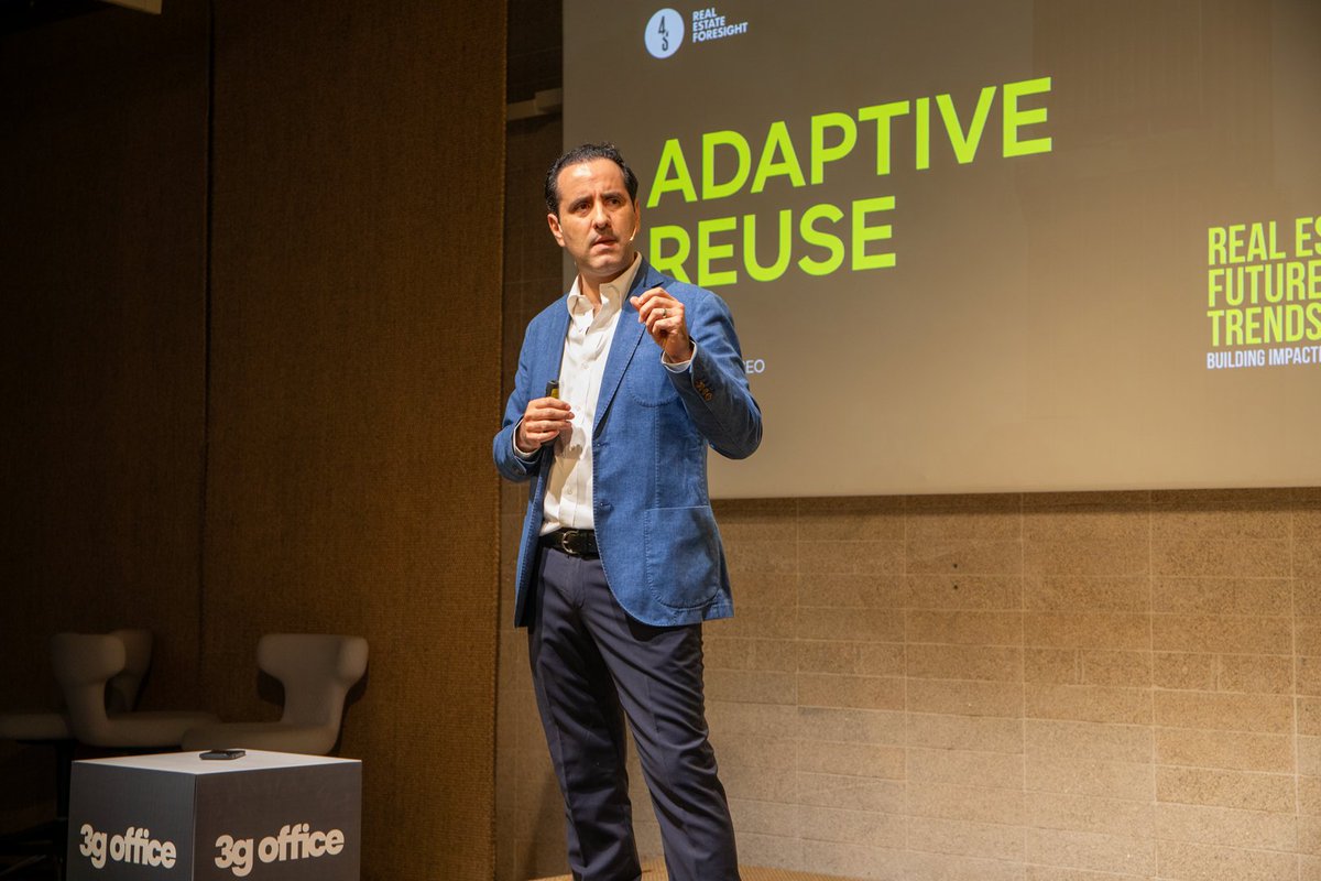 4SRealEstate's tweet photo. 🌍 Nuestro CEO, @NachoTorres4S, y nuestra Socia Regional MX/ Centro @marisolbelo80 participaron en el evento Real Estate Future Trends (REFT), organizado por @3goffice en Madrid, compartiendo su visión sobre las transformaciones del sector inmobiliario https://t.co/9FX6a6gHrN