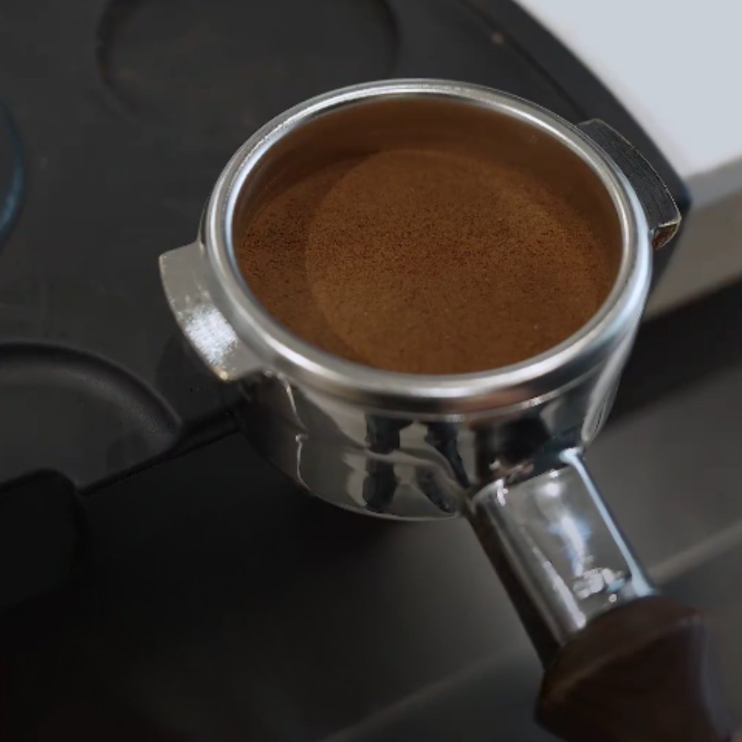 pullmanespresso's tweet image. The perfect tamp is the difference between good coffee and great coffee. Choose Pullman for the best results. ☕️🌟 

Check out our website at zurl.co/wQ4f