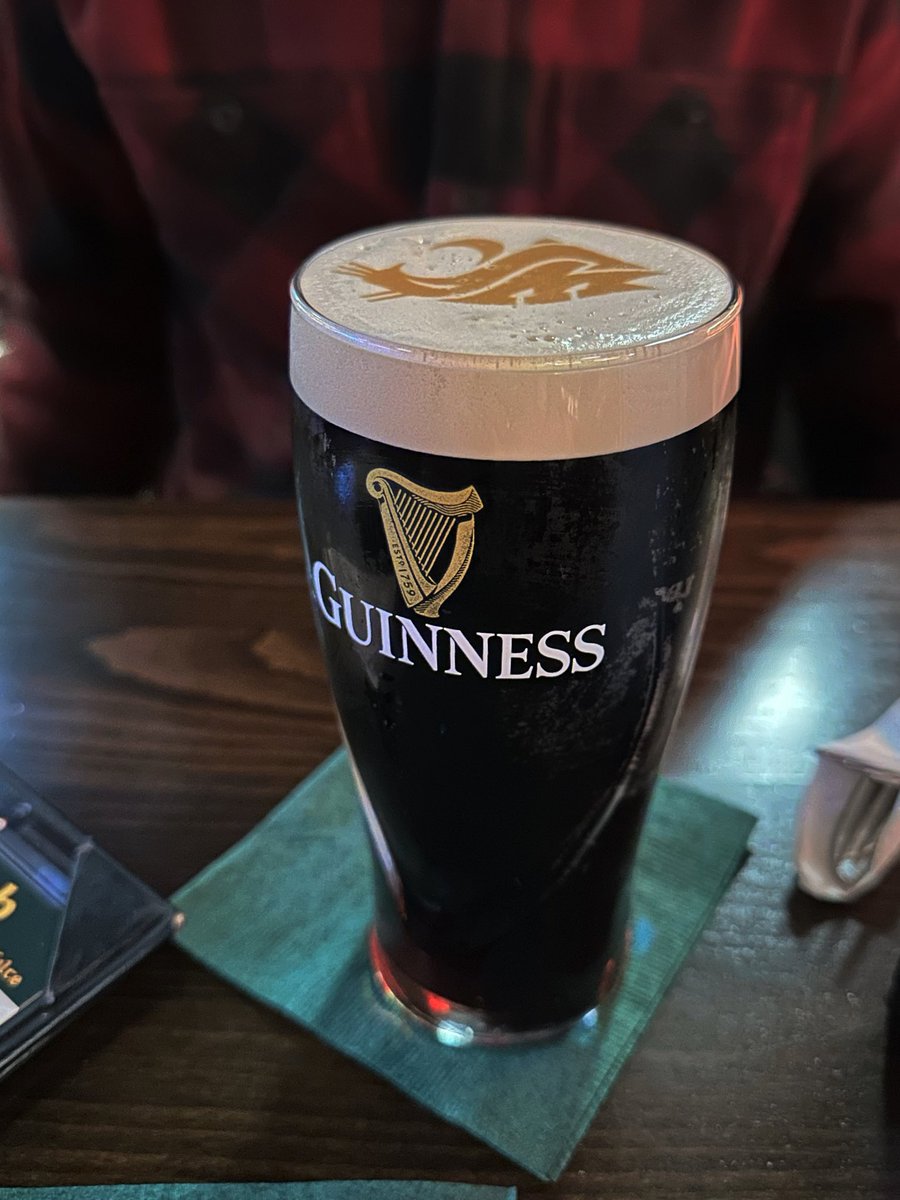 morgannarby's tweet photo. here it is: the most beautiful guinness to ever exist https://t.co/Jy24UheLMn