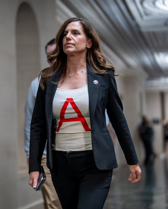 🚨Give your Honest Opinion: 

Do you support Nancy Mace's fight to keep biological men out of women's spaces in congress?

Yes or No ?