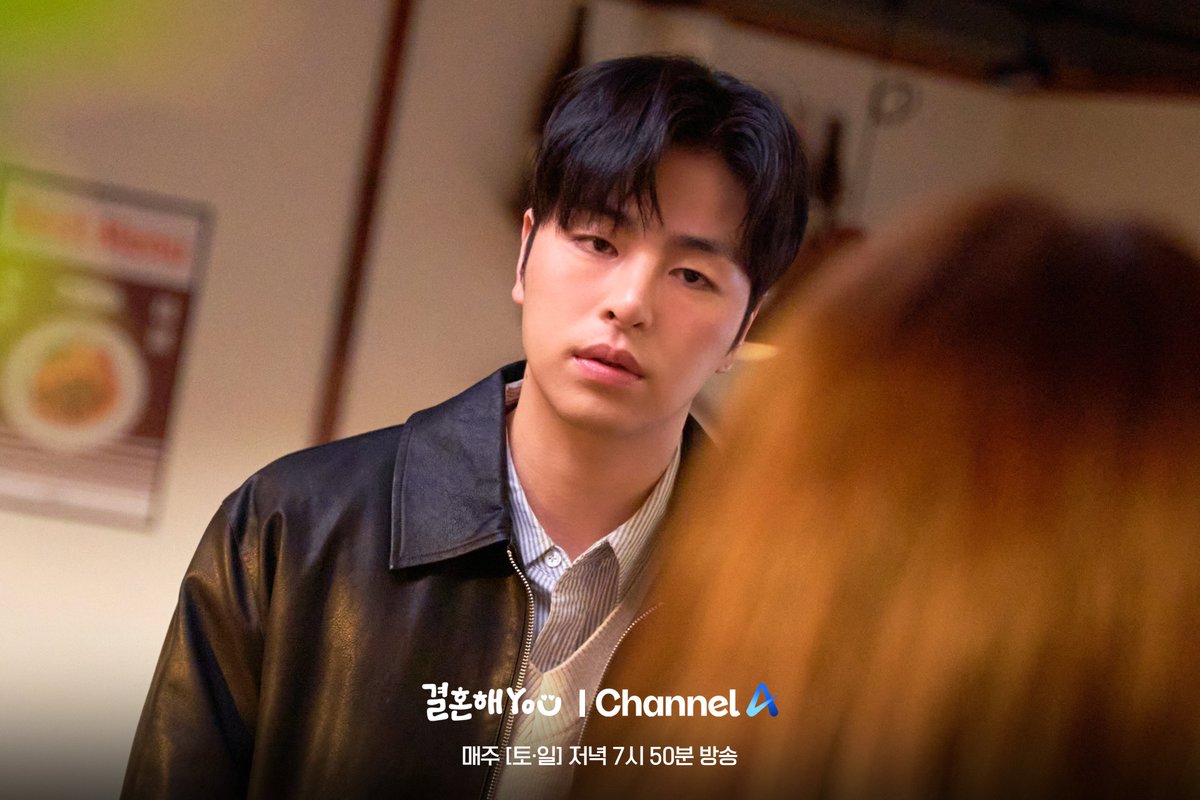 ChannelA_joah's tweet photo. #결혼해YOU #3회 #프리뷰 1

눈물이 차오른 하나🥺와 술에 취한 기준🥴
기준이 철희 어깨에 매달리게 된 사연은⁉

#채널A #결혼해YOU 💘
매주 [토·일] 저녁 7시 50분 방송💍 https://t.co/iLL5xvfKm8