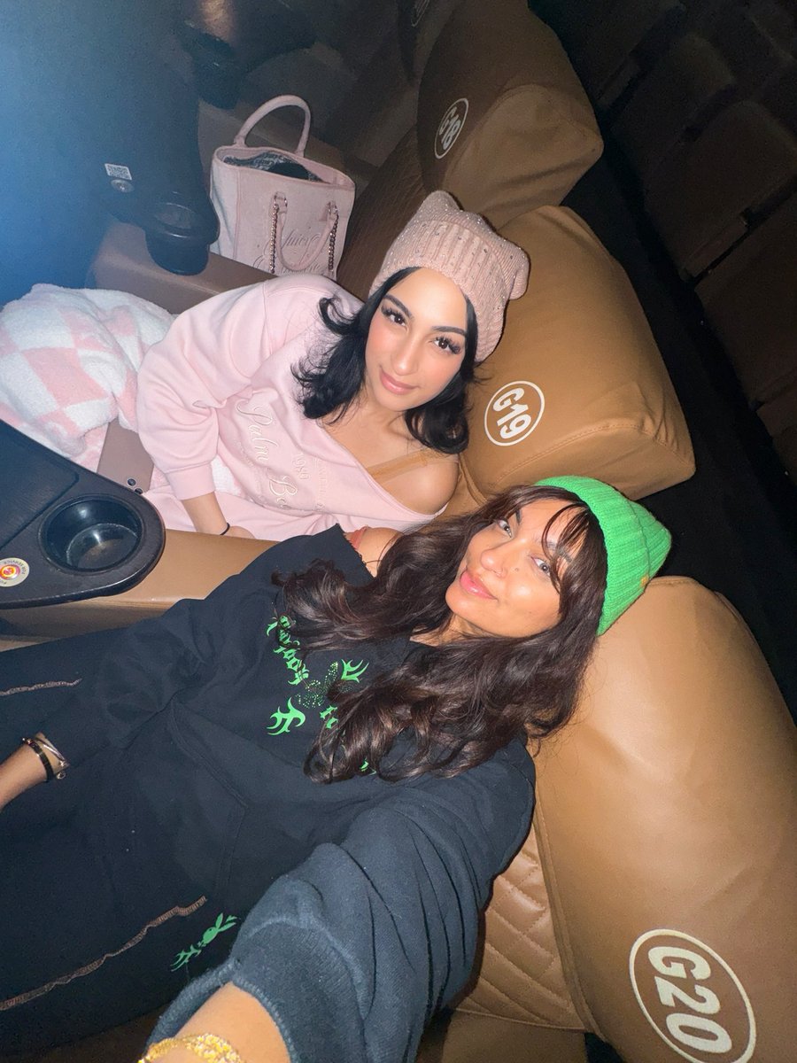 Wicked tonight!!! 💕💚