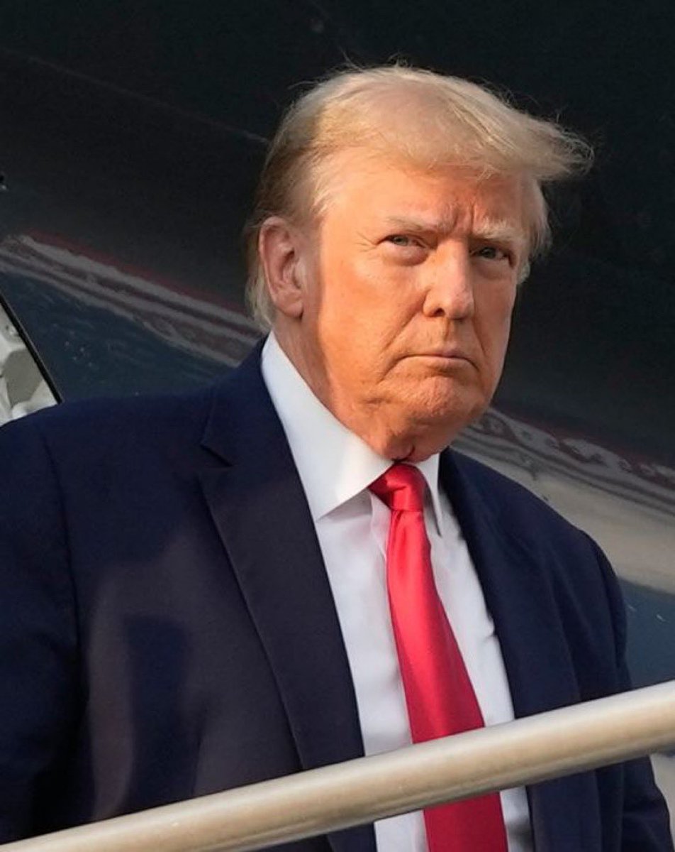 Patrioticos_RD's tweet photo. 🚨I 🇺🇸🏳️‍🌈 Donald Trump pide un proyecto de ley que solo reconozca dos sexos, hombre y mujer. ¡Levanta tu mano ✋🏼 si apoyas la idea de Trump! 🔥 https://t.co/OZHHivchA9