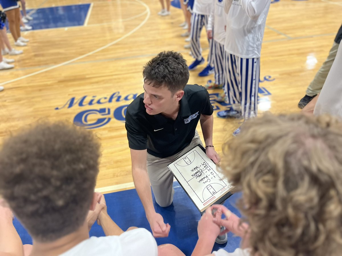 Kurry Cody with a distinct message before his debut: “This is what it’s all about, boys. This is what we’ve worked for. Just go play basketball.”