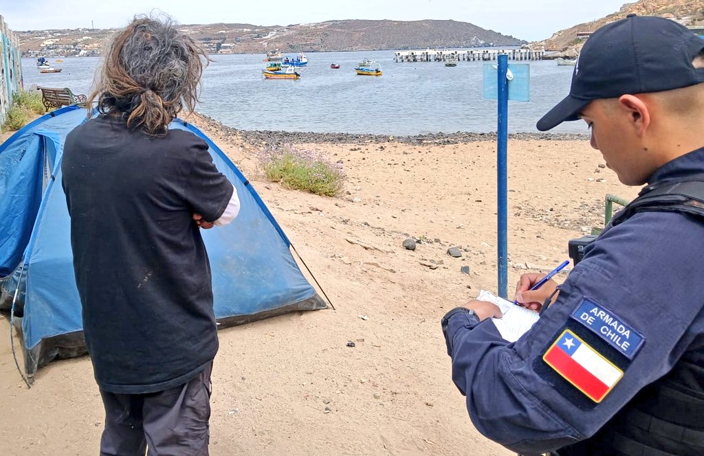 Capuertocoq's tweet photo. #POLICÍAMARÍTIMA en playa "El Condor" de Coquimbo, procede con despeje de ocupación indebida de espacio jurisdiccional. Infractores son derivados al Juzgado de Policía Local de Coquimbo. @DGTM_Chile @DPRCoquimbo @eldia_cl @MiRadiols @coquimboinforma @maritgobcoq @laserena_4 https://t.co/JDqSTnD034
