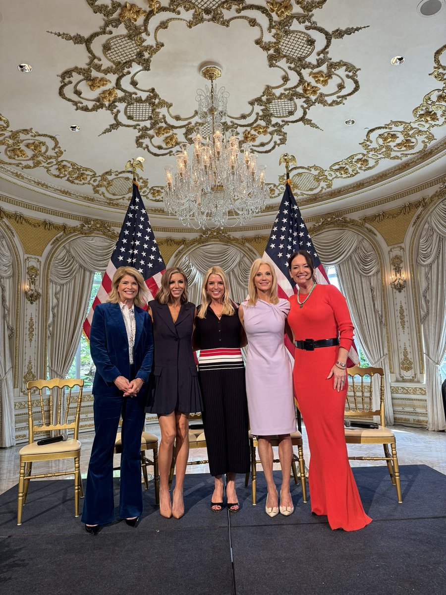 .<a href="/realDonaldTrump/">Donald J. Trump</a> is assembling a first-class Cabinet and White House to enact the #AmericaFirst agenda.

Congratulations to the newest nominee: tough, smart, principled #sisterfriend <a href="/PamBondi/">Pam Bondi</a> as the next Attorney General 🇺🇸