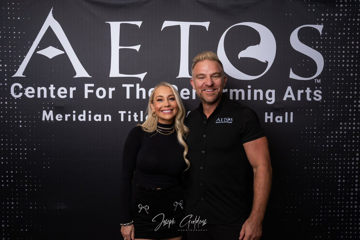 A great night with <a href="/RaeLynn/">RAELYNN</a> at <a href="/aetoscenter/">Aetos Center</a> supporting Harmony House