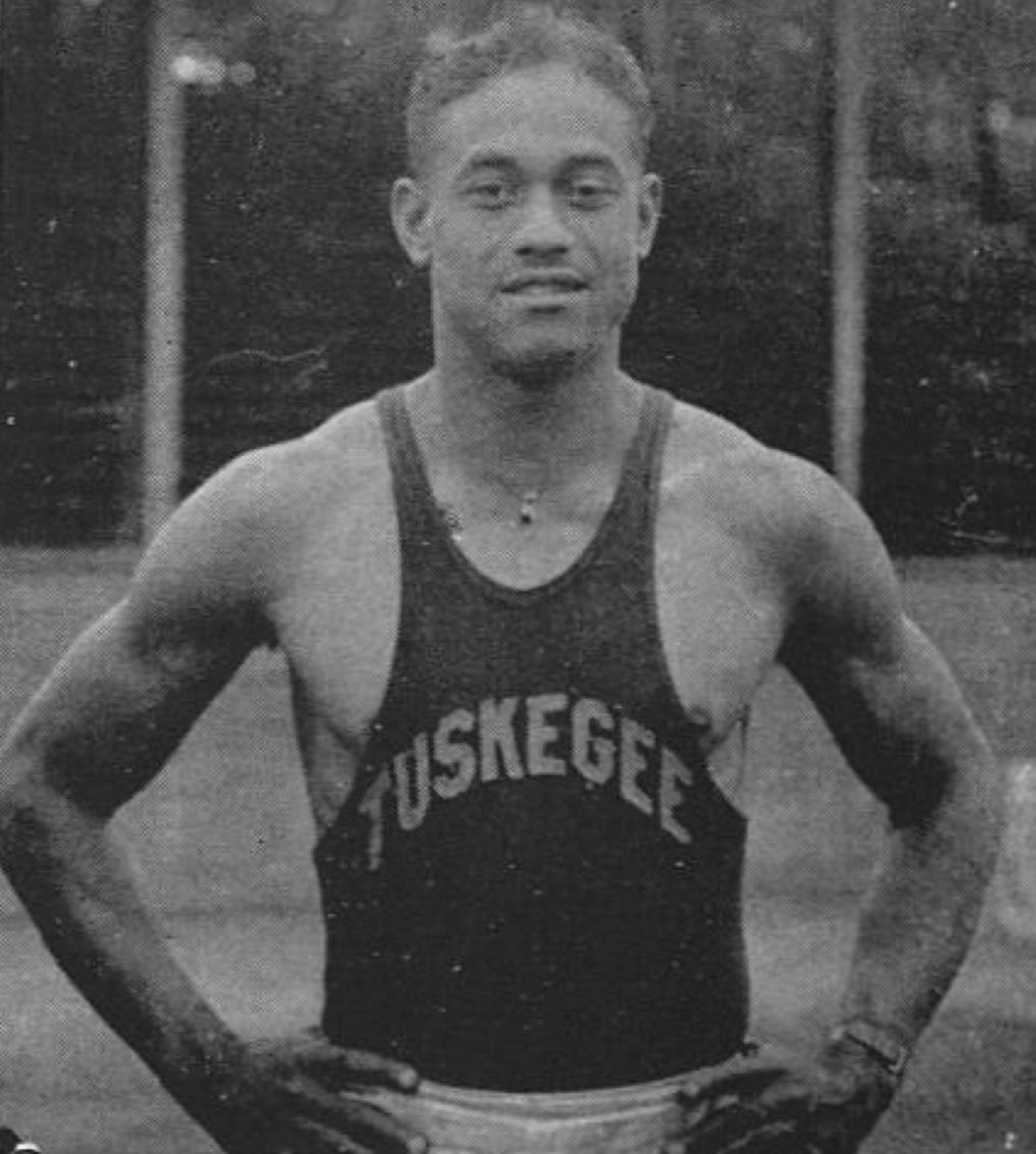 _ian_evans's tweet photo. Mozelle Ellerbe of Tuskegee University became The 1st Black Male Athlete from a HBCU to win the 100-Yard Dash in a National Track and Field Meet. (17th NCAA Track &amp; Field Championship at University of Minnesota June 1938). Ellerbe won the Championship again the next year in 1939. https://t.co/OGxRCXYgZ1