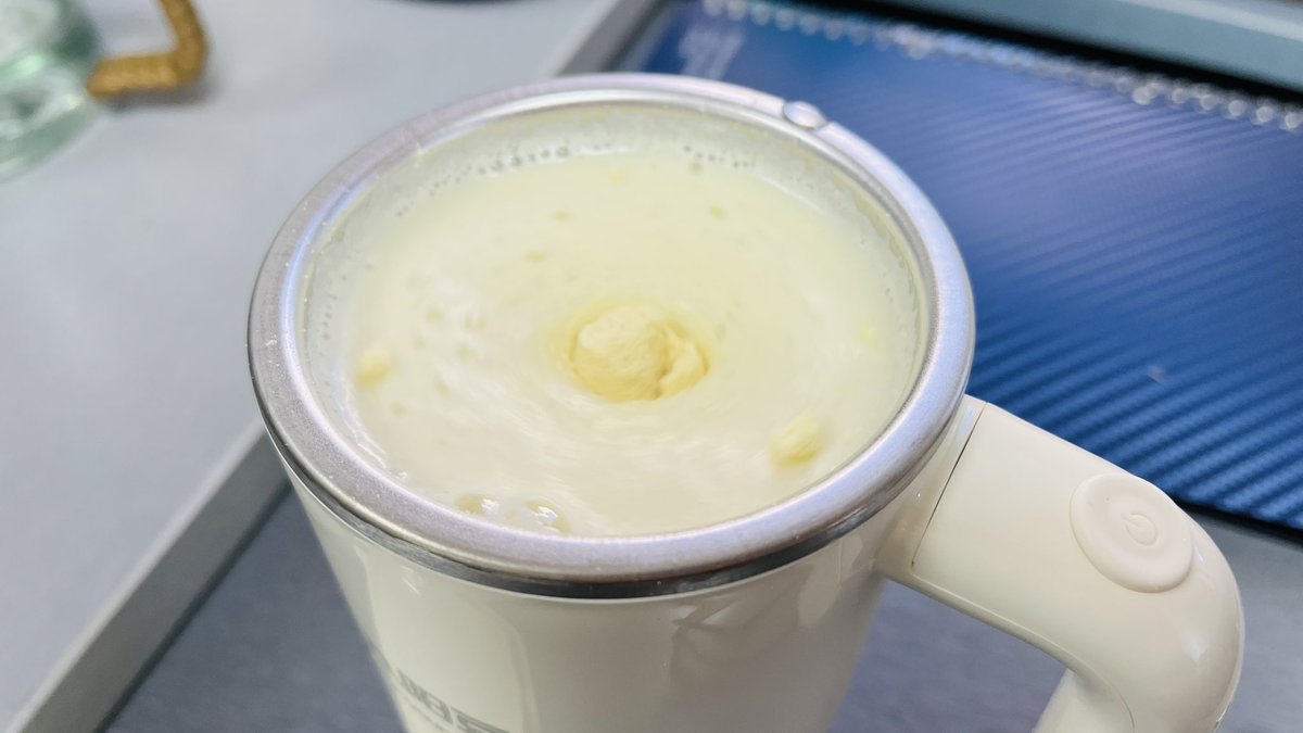 baogaitou's tweet photo. 买豆浆粉的同时随手买了个某阳豆浆搅拌杯，感觉受到了 10000 点愚弄🤣😜 https://t.co/doRyTAlxxk