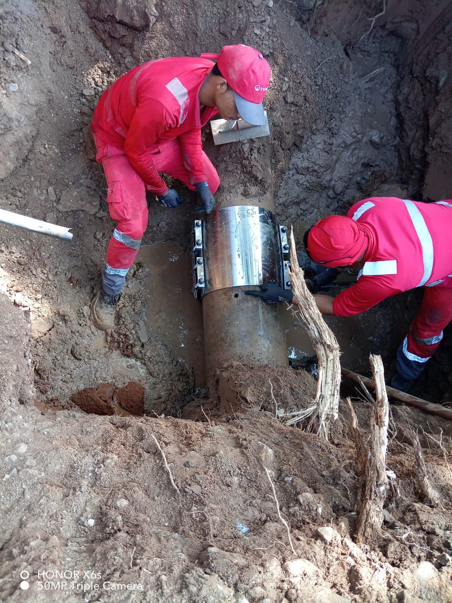 GuajiraVeolia's tweet photo. En #VeoliaGuajira🏜️ realizamos desconexión de acometidas no autorizadas sobre la línea de conducción de #Distracción, estás actividades nos permiten continuar con mejoras en la prestación del servicio💦 en el #Municipio.🏜️

#TransformaciónEcológica 🌎 https://t.co/9TKADA0Imk
