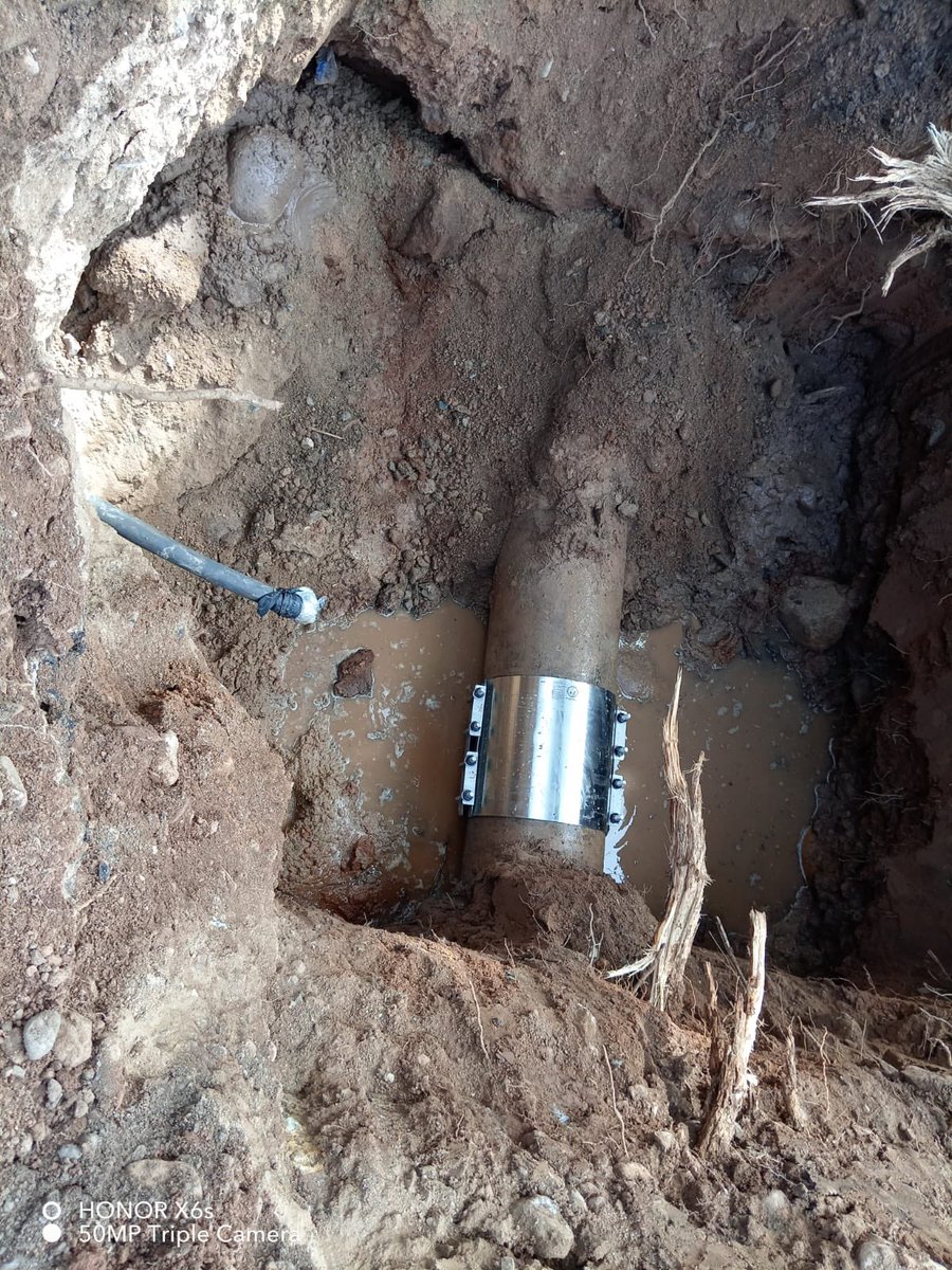 En #VeoliaGuajira🏜️ realizamos desconexión de acometidas no autorizadas sobre la línea de conducción de #Distracción, estás actividades nos permiten continuar con mejoras en la prestación del servicio💦 en el #Municipio.🏜️

#TransformaciónEcológica 🌎