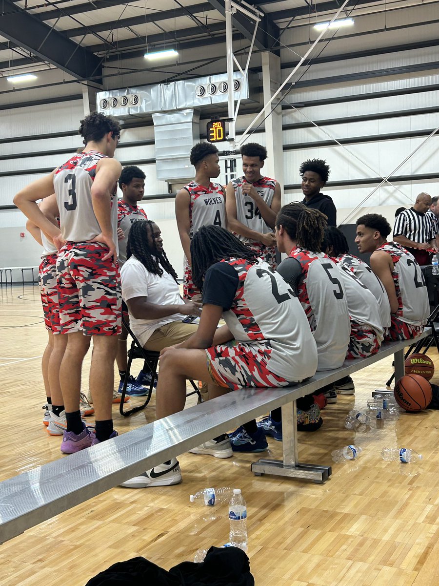 CoachRyans_'s tweet photo. Great Team Win Over St.Mary’s Of The Woods With A Final Score Of  90 - 86 Led By Javen Medaris @javenm12 With 30 Points Followed By Mykale Eubanks @CbgKale5 With 17 Points! Great Battle Between To Hungry Teams! Way To Fight Wolves 🐺 https://t.co/8iaNpusURA