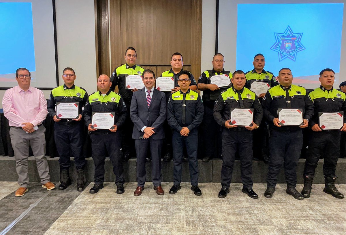IsaacIslasM's tweet photo. Agradezco a la @CamaradeCom_GDL por el Reconocimiento Social otorgado a policías de la ZMG por su destacada labor en beneficio de la sociedad 🤝
Enhorabuena por mis compañeros Policías de Tonalá por tan grata consideración https://t.co/qgEnqYHogS