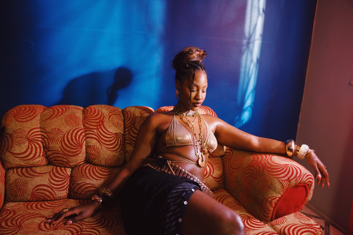 temsbaby's tweet image. Open yah eyes 🇯🇲✨