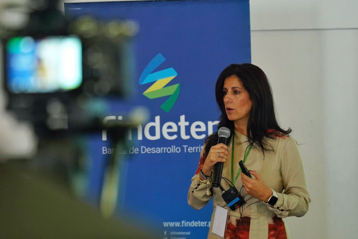 igacColombia's tweet photo. Nuestra Dir de Gestión Catastral, @luisacburbano y el Dir de Investigación y Prospectiva, @johan_avendano participan en #CumbreCatastro2024 de @ilpliderazgo🙌

Este evento reúne expertos en catastro, ordenamiento territorial y desarrollo sostenible para nuevo modelo de gobernanza https://t.co/PwaHqXy7ga