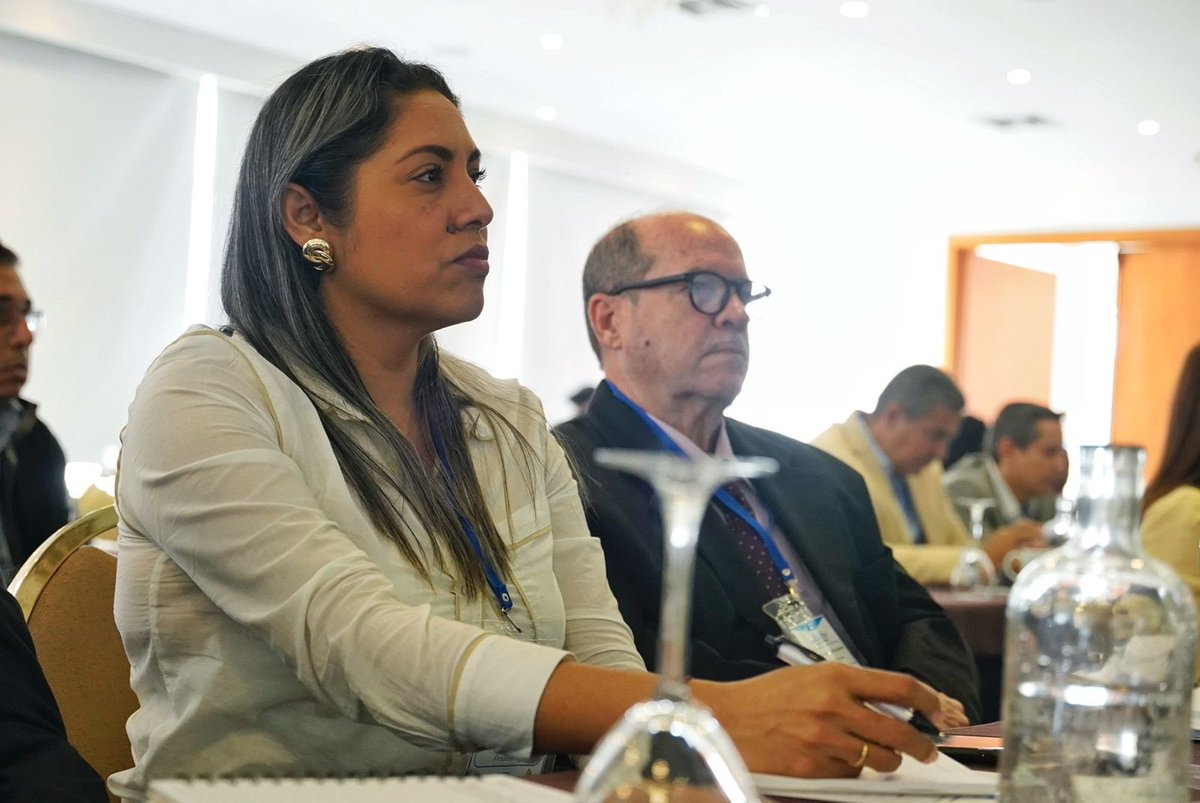 igacColombia's tweet photo. En su exposición @luisacburbano, explica que "#CatastroMultipropósito es una política pública para el fortalecimiento fiscal, seguridad jurídica y eficiencia del mercado inmobiliario. La implementación la hacemos con comunidades para tener catastro confiable y con enfoque étnico" https://t.co/xn1ZRODKqo