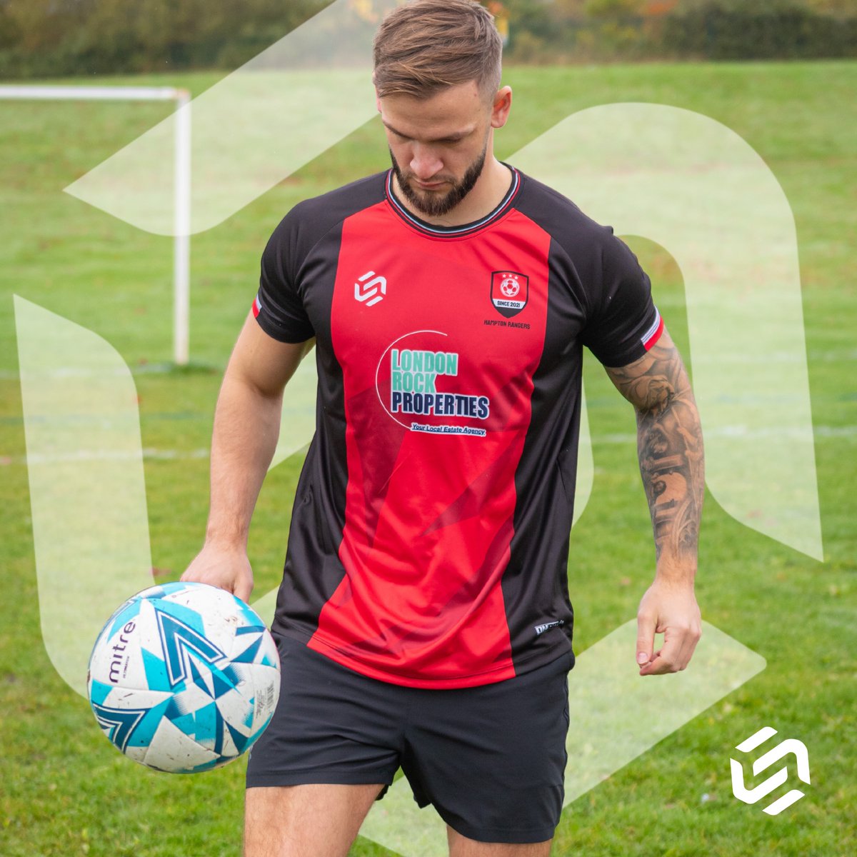 Custom-made to perform under pressure, designed to inspire, and crafted to last. At KitCreators.com, we help teams leave their mark, because greatness deserves nothing less.
#KitCreators #TeamLegacy #CustomSportswear #PerformWithPride