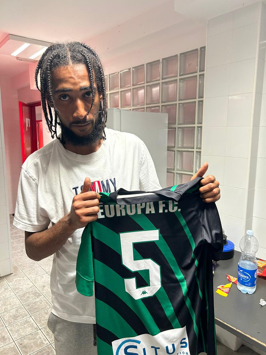 Great to see the journey that Jayden Mitchell Brown has been on with <a href="/PathwaysPro/">ProPlayerPathways</a> over the last 3 years. He has played League Football in Spain🇪🇸 Sweden🇸🇪 &amp; Gibraltar🇬🇮 &amp; achieved his @oneucsport Degree in Coaching 🎓 at the same time! Well done Jayden!