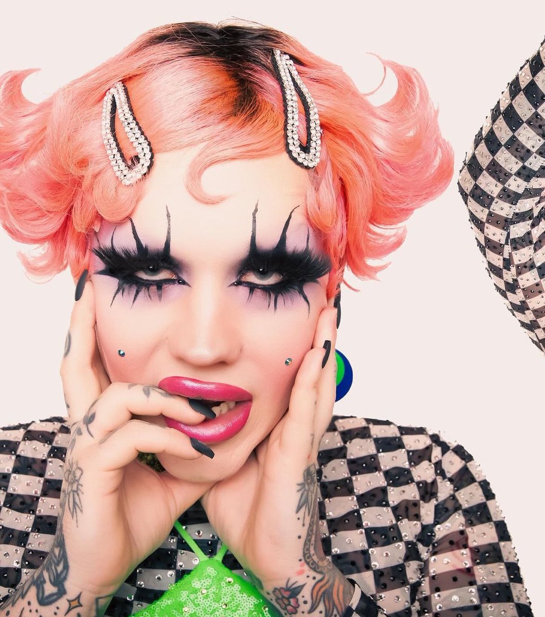 baebaewest's tweet photo. that all stars crown is hers… #DragRaceUK https://t.co/31wAEvWtE2